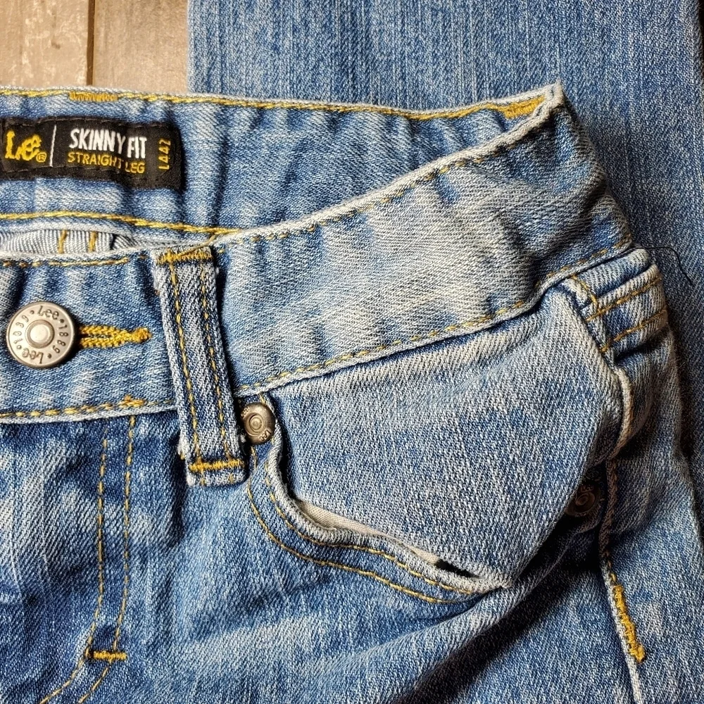Lee Skinny Fit Straight Leg Medium Wash Toddler Boy Blue Jeans Size 3T EUC NWOT